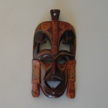 Masque en bois 23 cm Origine Kenya