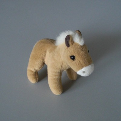 Peluche cheval qui hénnit NATURE ET DECOUVERTES Taille 13 cm