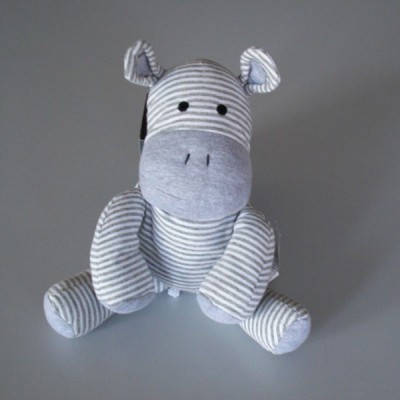 Peluche Hippopotame gris BENETTON BABY Taille 20 cm