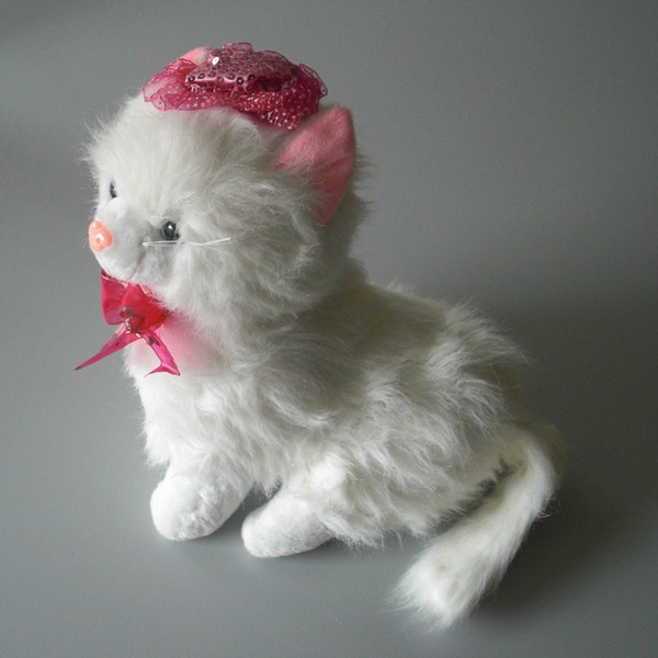 chat blanc peluche