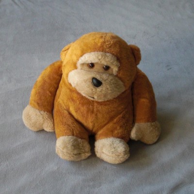 Peluche Singe assis Taille 35 cm