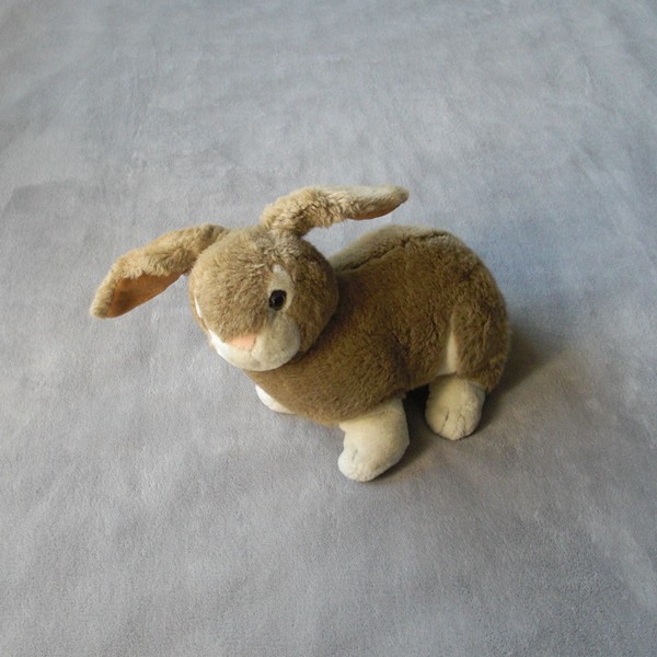 peluche lapin beige