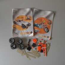 Manuels et un lot de pièces MECCANO