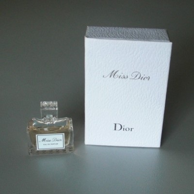 Miniature Eau de parfum Miss Dior une 