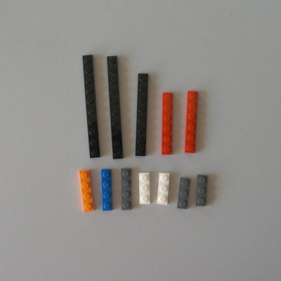 Un lot de brique 12 pièces pour faire des fabrications de marque Lego.