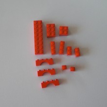 Lot N° 2 de 12 pièces rouges LEGO