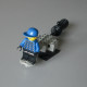 LEGO MINIFIG Un gardien de but sur son support