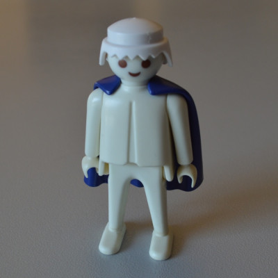 PLAYMOBIL Une longue cape ondulée bleu marine