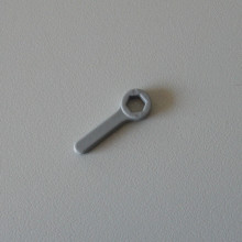 PLAYMOBIL Une clé à oeillet de mécanicien gris