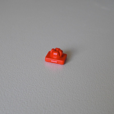 PLAYMOBIL Un pivot d'emboîtement rouge 30096900