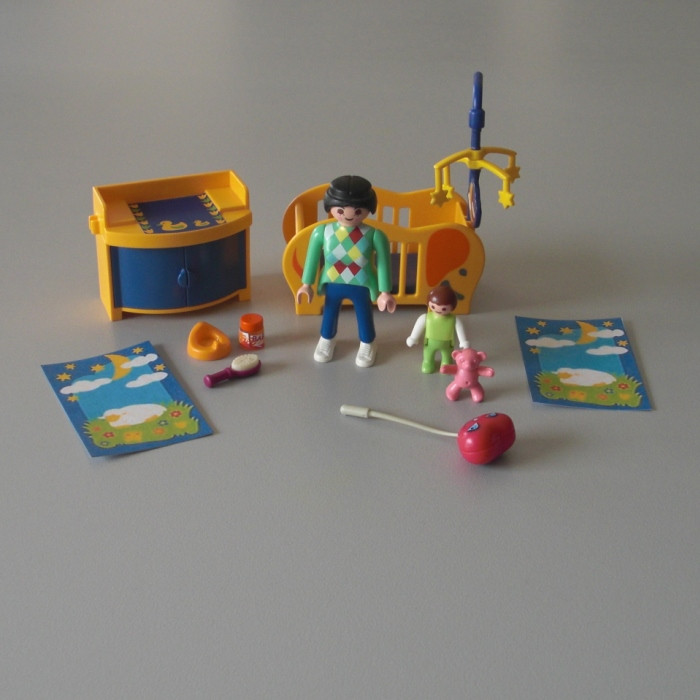 Un Jouet : Une chambre de bébé coffret 3207 de marque PLAYMOBIL geobra