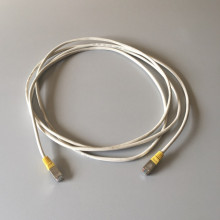 Cable blanc Ethernet RJ45 de 2 mètres