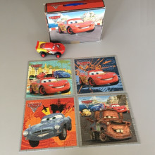 Coffret valise puzzles Cars 2 + voiture Flash McQueen