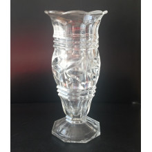 Vase en cristal de forme octogonale