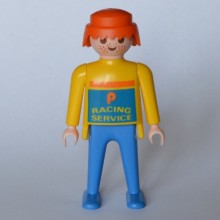Un personnage PLAYMOBIL Homme Racing Service couleur Jaune et Bleu 1974 2ème série